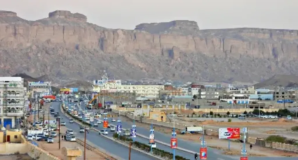 محافظ شبوة يوجه بمنع إطلاق النار في المناسبات ويكشف عن أول منطقة صناعية في المحافظة
